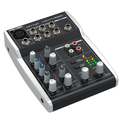 Микшерный пульт Behringer Xenyx 502S